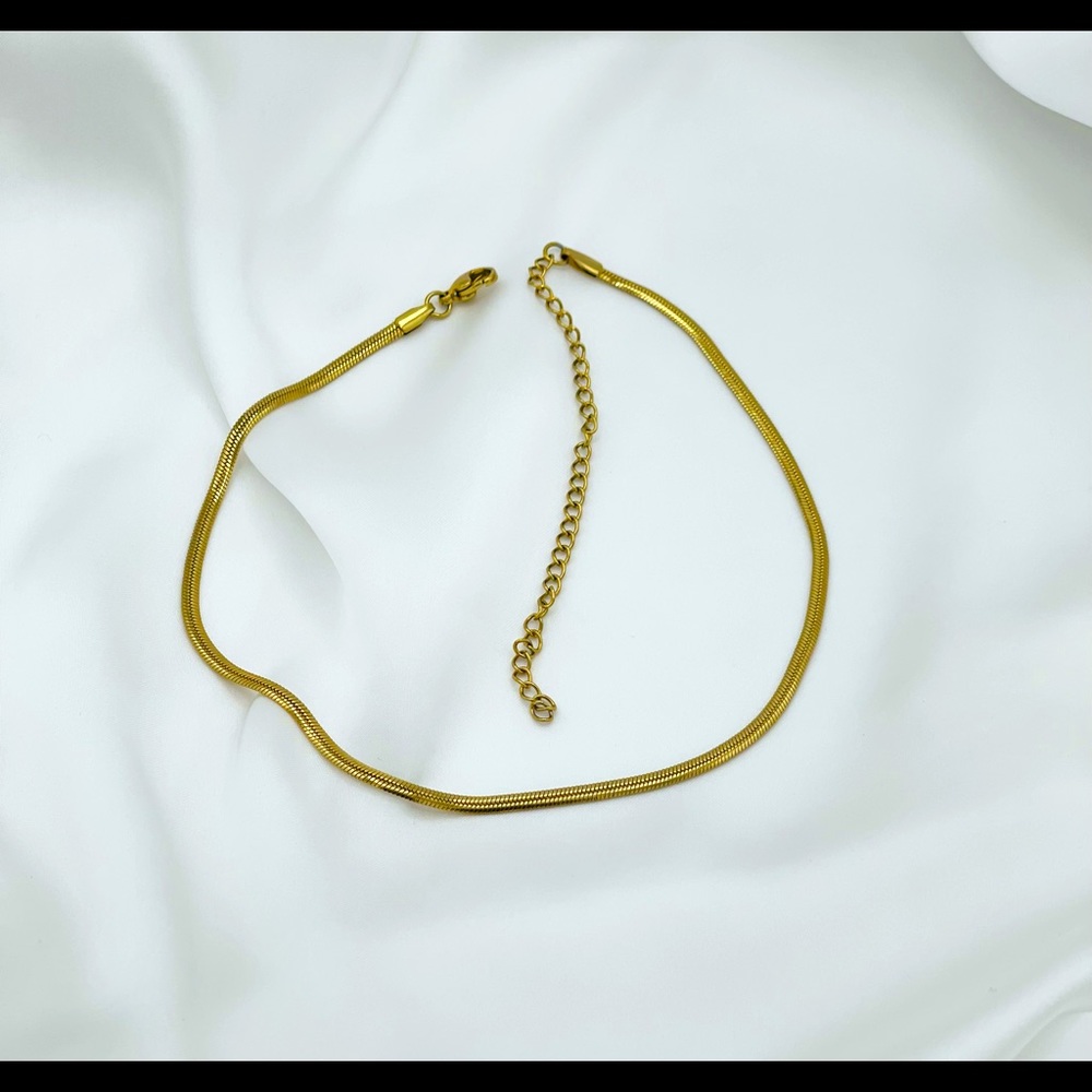 Stainless steel
length: 18” / 30cm + 10cm extender